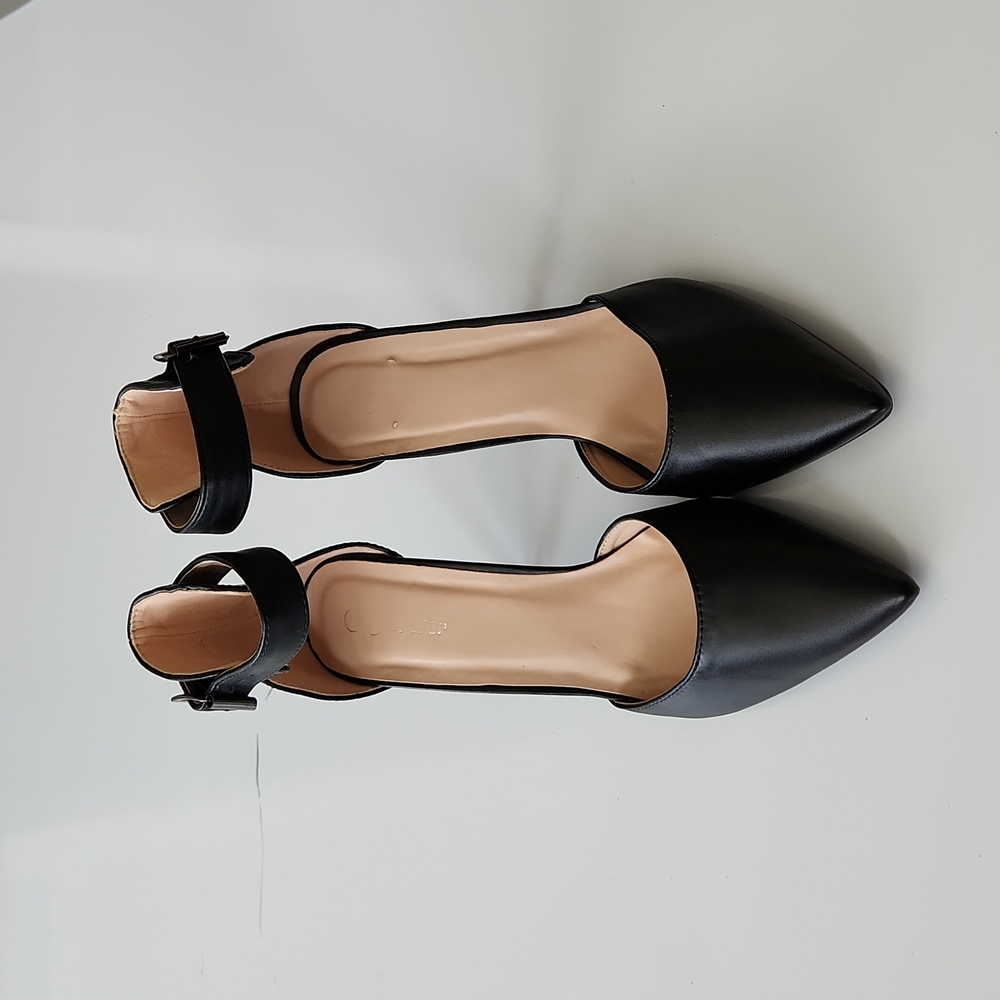 Forever Women's Cambridge Closed Pointy Toe Heel Size 9M